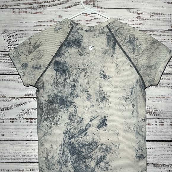 Lululemon Swiftly Tech Short Sleeve 2.0 MultiDye
Multi Dye White Grey Black 8 - Picture 15 of 17